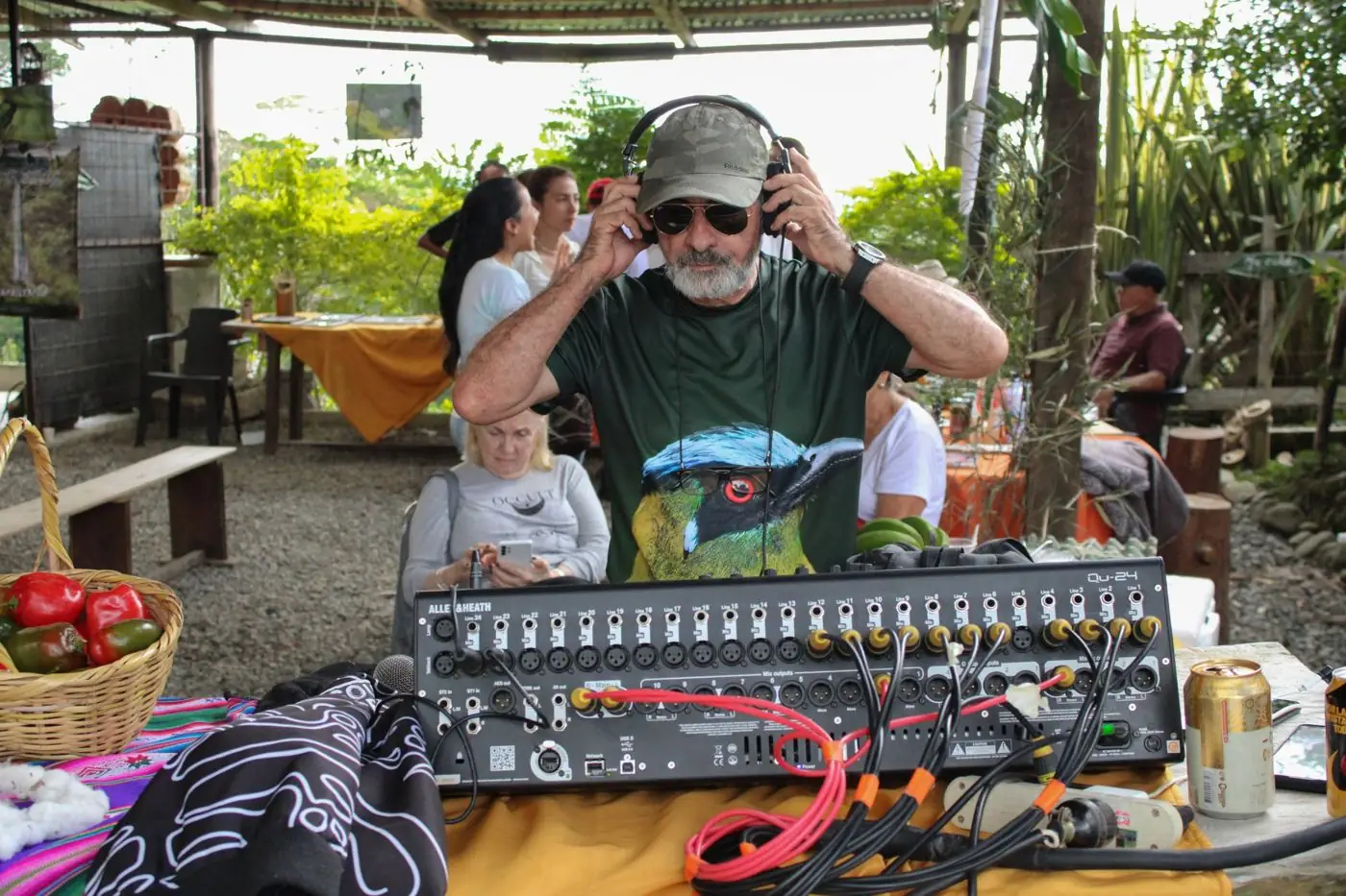 Mesa de sonido en el festival