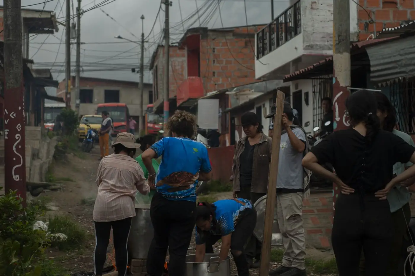 Olla comunitaria en la calle