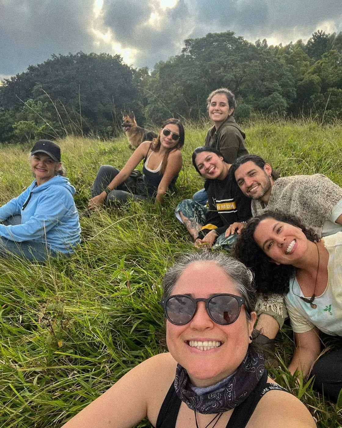Equipo de Ecolibre en la pradera