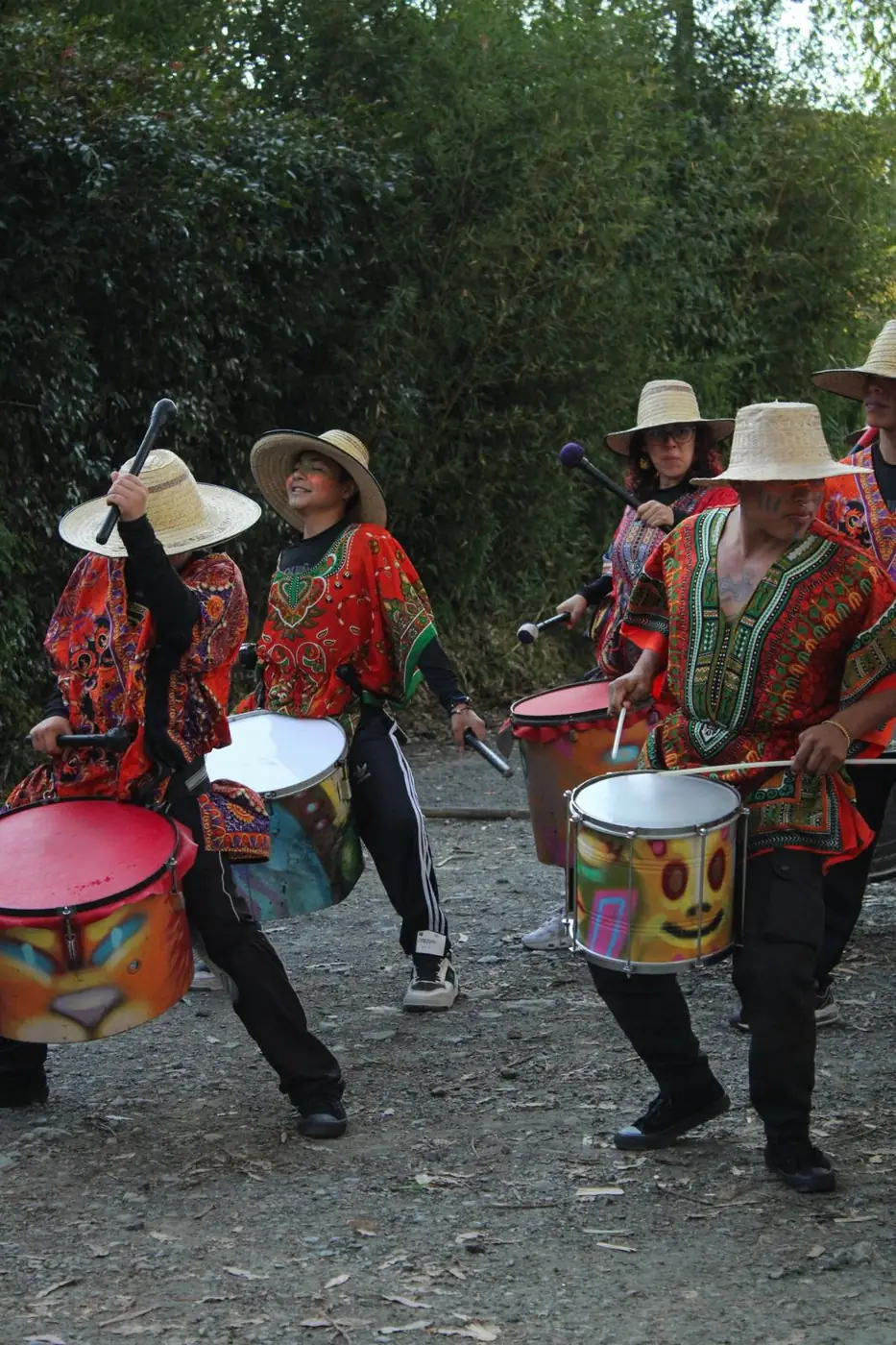 Percusión en el camino
